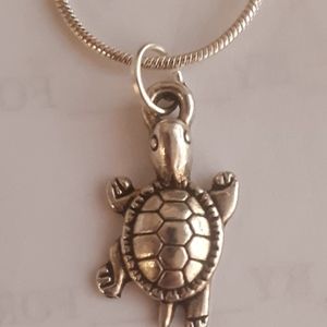 Sterling silver sea turtle necklace and earrings